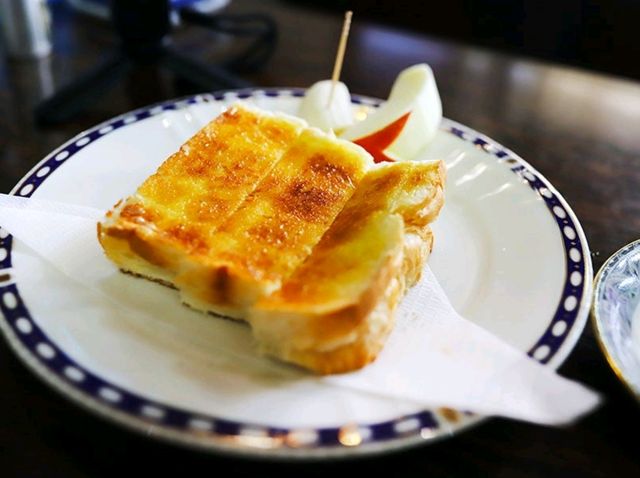 【🇯🇵広島】昭和の温もりに包まれる喫茶店「茶房 ふじ」で、心安らぐひととき