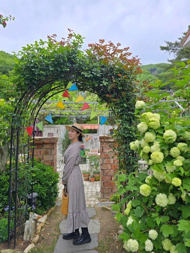 흐려도 낭만적이었던 동화속 비밀정원카페💚