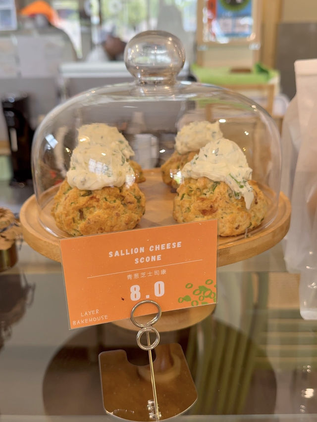 This Kampung Café Serves a Cheesecake That Screams Pistachio