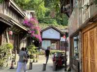  🌉 Nanqiao Bridge – Daytime Elegance, Nighttime Magic in Dujiangyan 