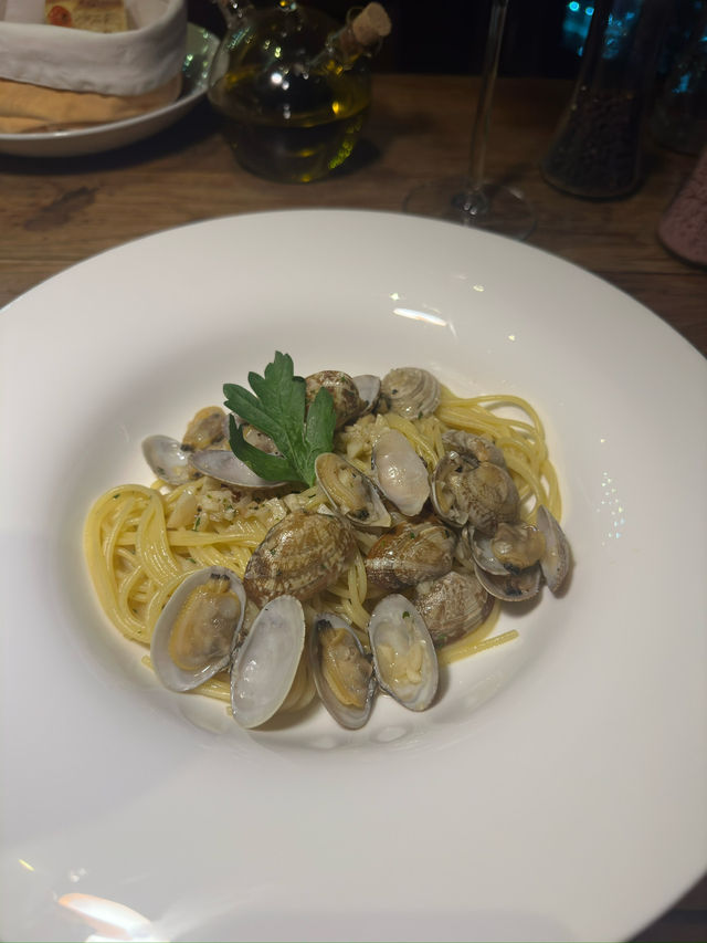 🍷✨ A Hidden Slice of Italy in Bangkok – Anniversary Magic at Attico ❤️