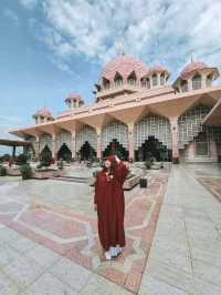 Pretty in Pink - A Visit to Putra Mosque, Putrajaya 🕌📸