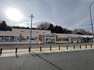 🚗 A Bustling Highway Break: Quick Lunch at Abukuma Kogen SA