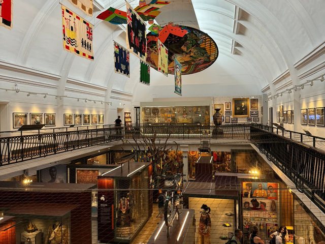 Horniman Museum and Gardens: A Journey Through Global Cultures 🌍🌿