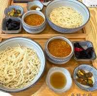 驚豔味蕾的蟹黃面 💕 蟹味鼎 ! 全都是用蟹膏蟹肉製成 口感一流