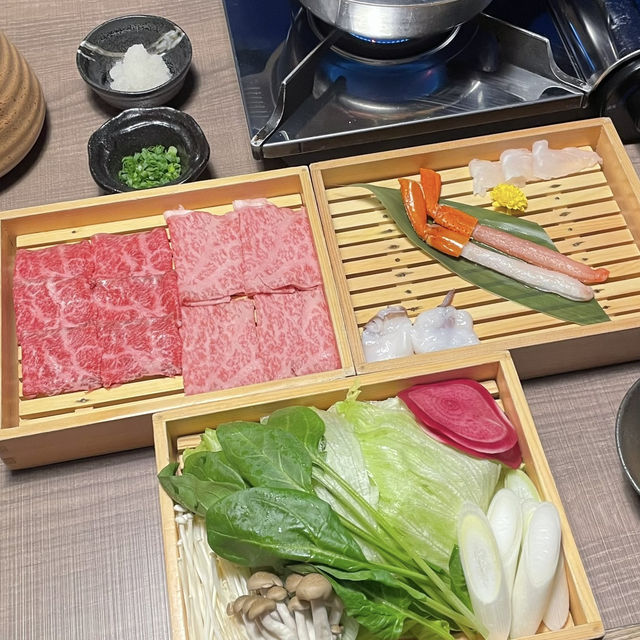 上階で食べる絶景を眺めながらのディナー