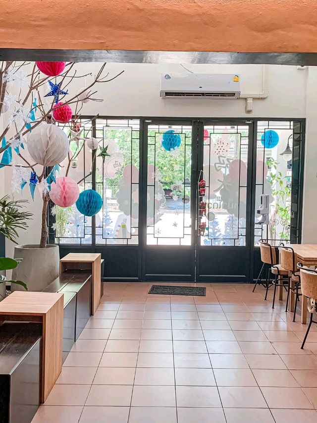 Matou Hostel & Cafe