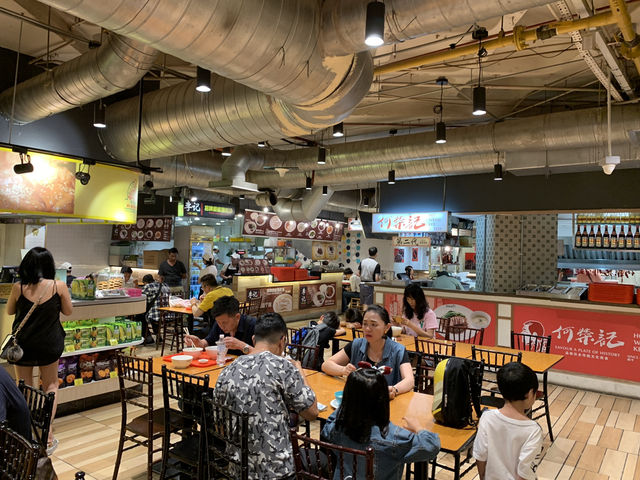 🍽️ Malaysia’s Culinary Gems Under One Roof – Lot 10 Hutong Food Court