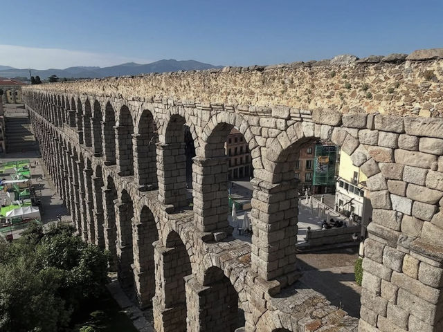 【ローマの遺産が残る街】セゴビアの水道橋で古代ロマンに浸る旅✨ 