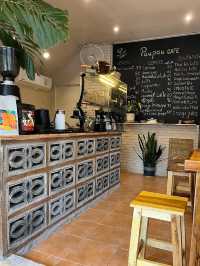 Paupau Cafe: Island Vibes & Good Eats