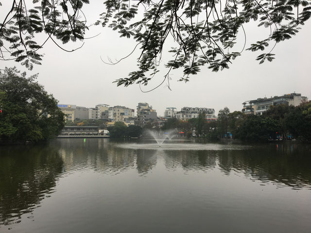 🌿 Serenity in the City: Hoàn Kiếm Lake + Cake & Coffee by the Water