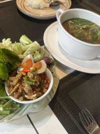  “ระวีกัลยา” ร้านอาหารไทยโบราณ