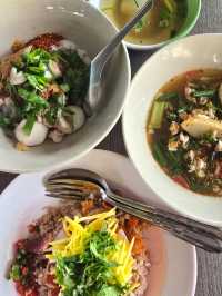 ป้าชื้น-ลุงชัย ก๋วยเตี๋ยวต้มยำมะนาว 