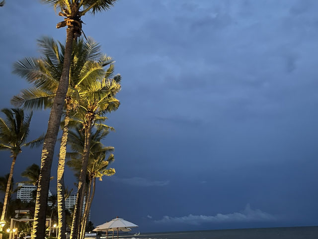 Dusit Thani Hua Hin โรงแรมหรู ริมทะเล ใครๆก็พักได้