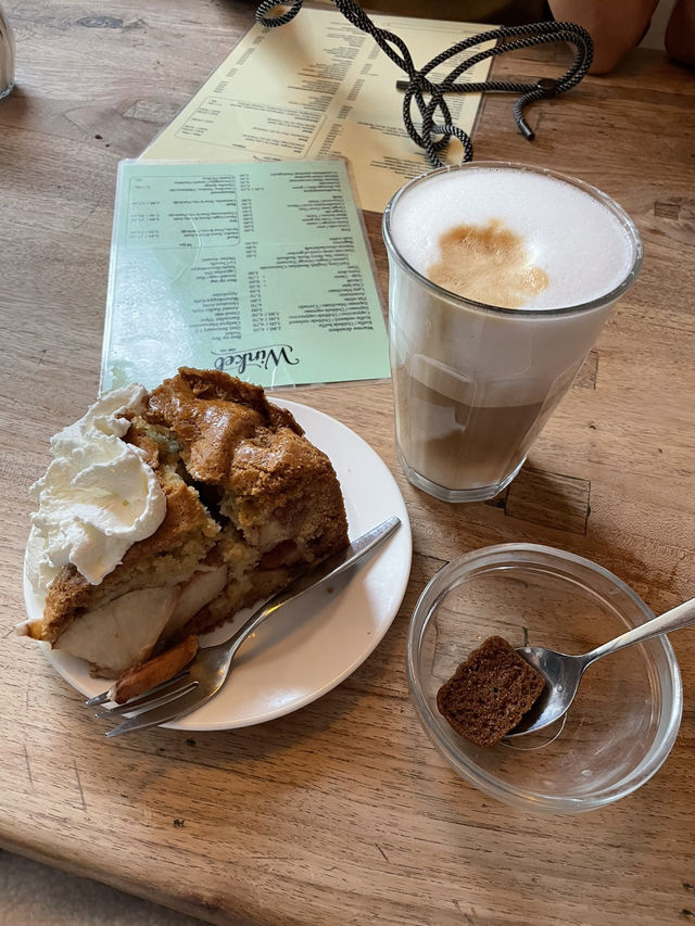 🍏✨ 암스테르담에서 꼭 가봐야 할 애플파이 맛집 – Winkel 43 ✨🍰