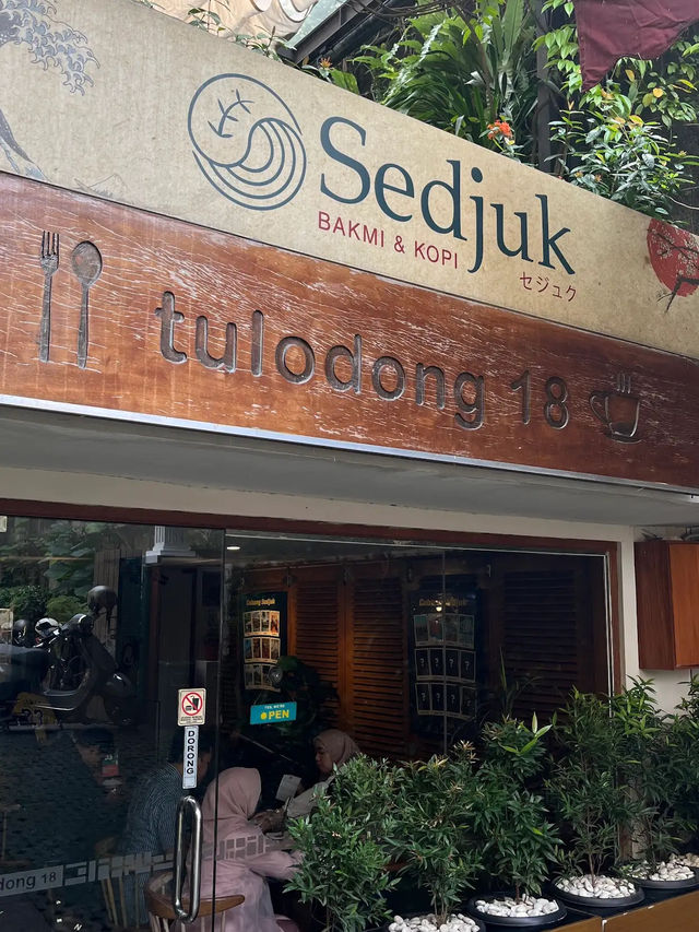 SEDJUK: Jakarta’s Viral Noodle Café with Sou