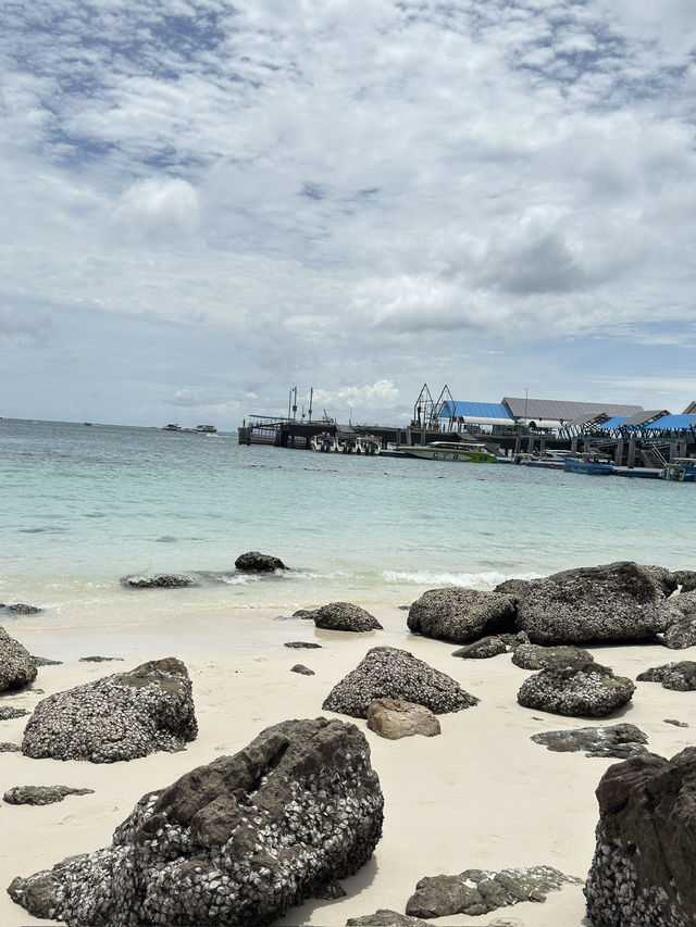 🌊มุมถ่ายรูปเกาะล้านน้ำใส หาดทรายขาวมาก  