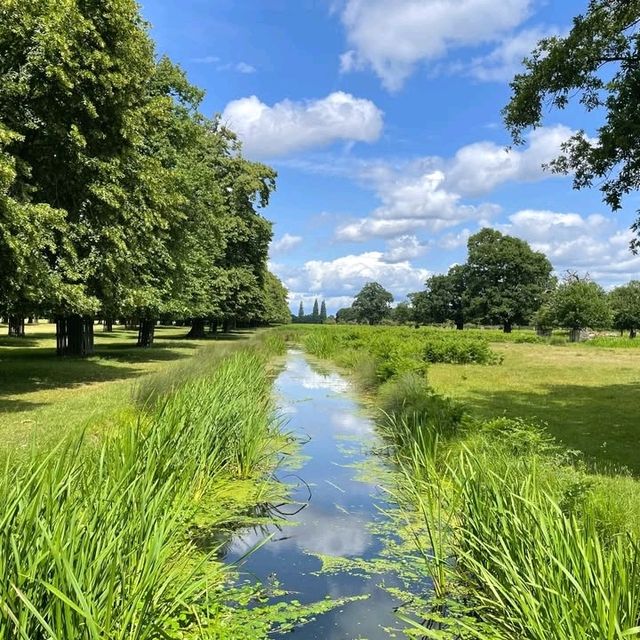 Wollaton Hall and Deer Park is a place you want to visit if you are visiting Nottingham