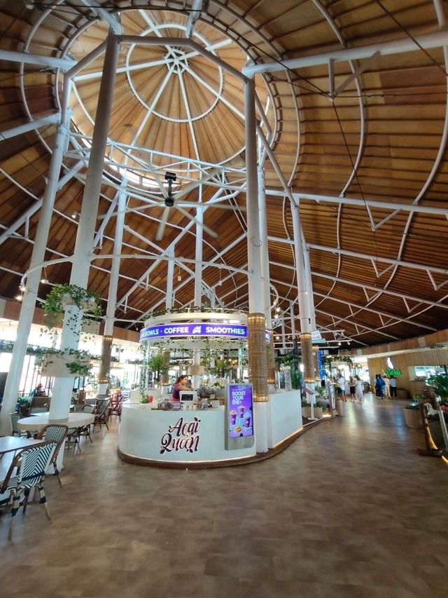 🛍️ Luxury Meets Leisure: A Walk Through Beachwalk Mall, Kuta