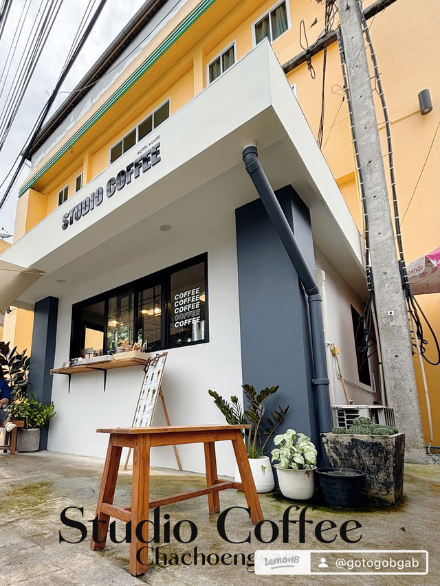STUDIO COFFEE (coffee and film camera) แปดริ้ว