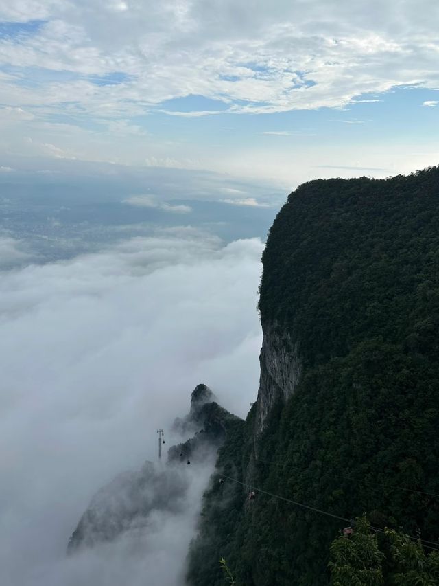 Where Earth Touches the Sky – Tianmen Cave Awaits Where Earth Touches the Sky – Tianmen Cave Awaits