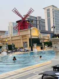 Two tone fountain 