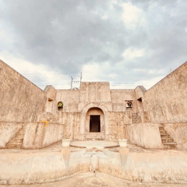 🌿✨ Warungboto: Yogyakarta’s Hidden Royal Bath Complex – A Solo Traveler’s Guide