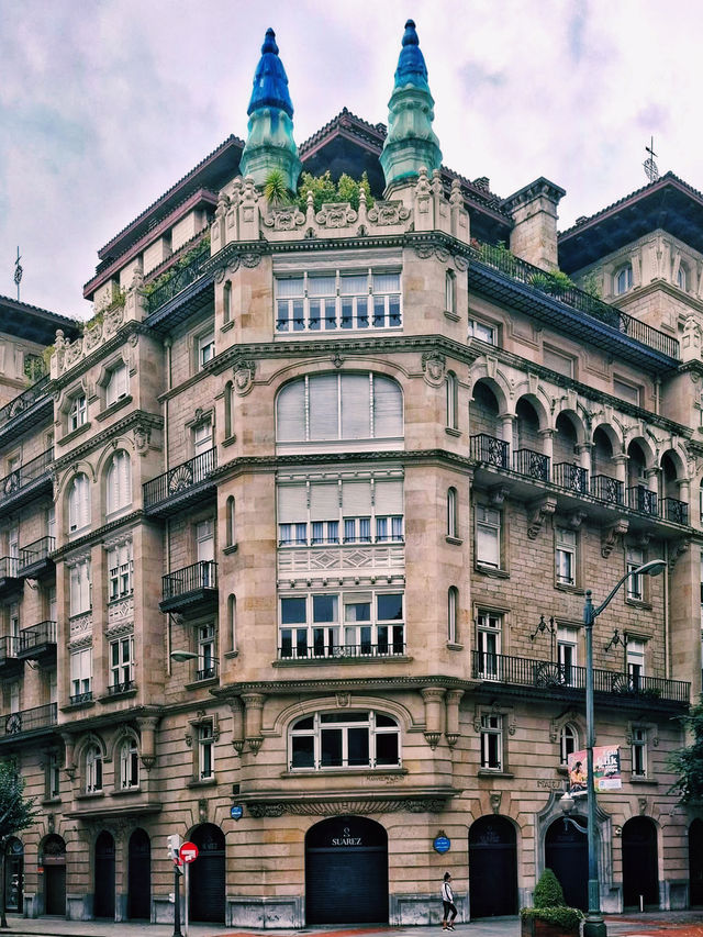 Art, Architecture & Pintxos: My Solo Adventure in Bilbao, Spain