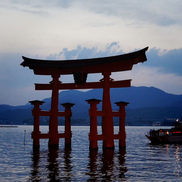 廣島海上奇景：嚴島神社的潮汐之美與歷史韻味