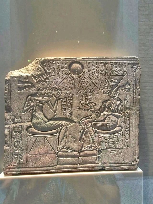 🏺 Neues Museum – Home of the World-Famous Nefertiti 🏺 🏺 Neues Museum – Home of the World-Famous Nefertiti 🏺