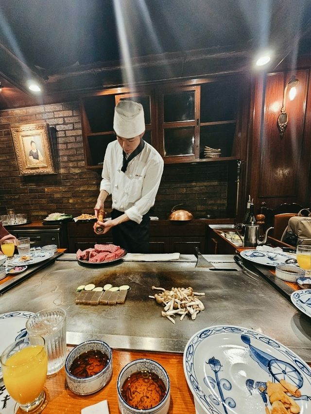 ร้าน Steak ที่นุ่มละลายในเมืองโกเบ ร้าน Steak ที่นุ่มละลายในเมืองโกเบ
