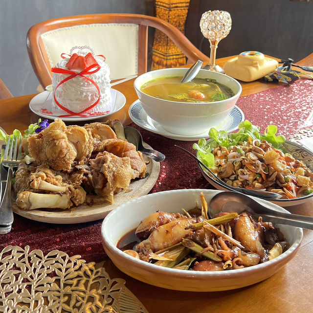บ้านจันทร์ฉาย Baan Janchai Restaurant and Wine