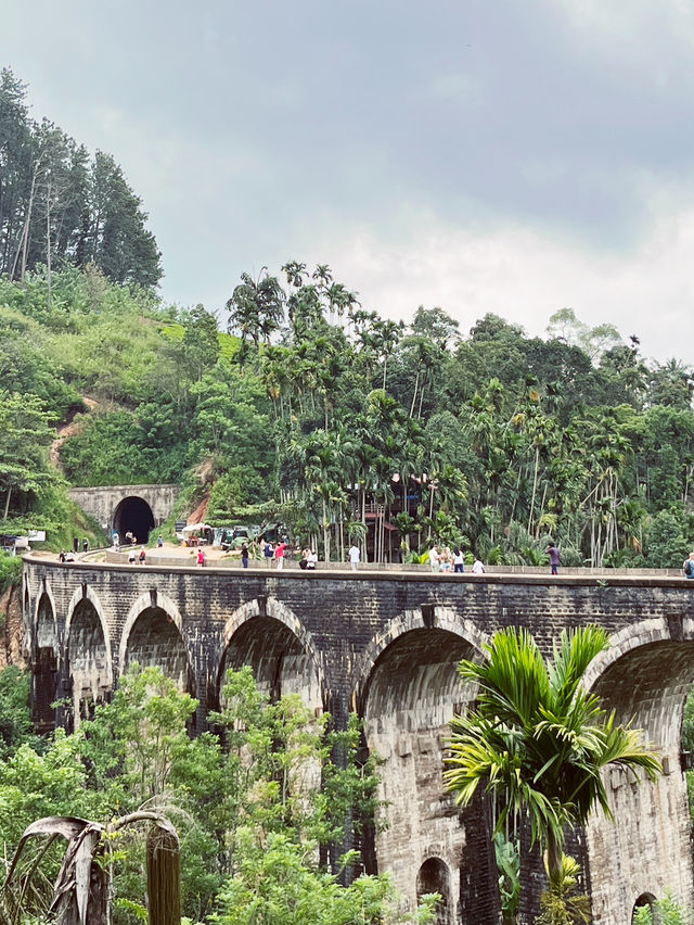 🌉 Nine Arch Bridge, Sri Lanka: A Colonial-Era Masterpiece in the Emerald Mountains! 🚂