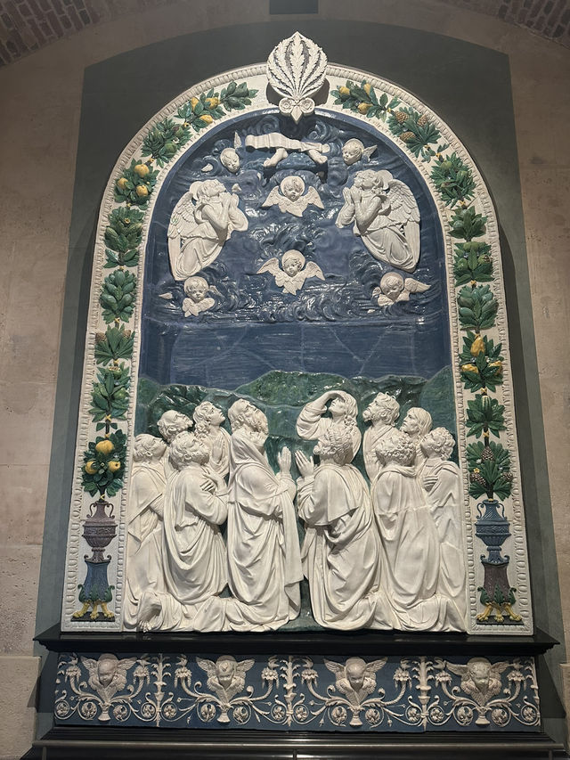 🖼️ Louvre Museum: A Timeless Treasure in the Heart of 