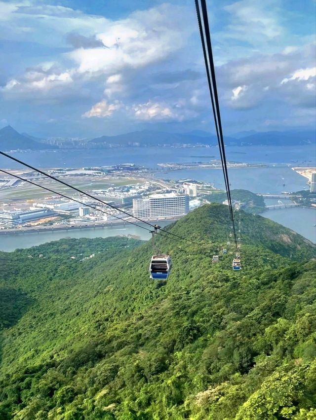 ขึ้นกระเช้านองปิงไปไหว้พระใหญ่ที่ฮ่องกง