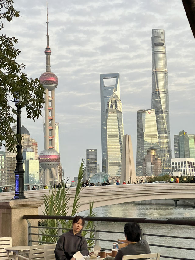Couples’ Chill Weekend in Shanghai: Iconic Sights, Cloudy Vibes & Hidden Eats ☁️🏙️ Couples’ Chill Weekend in Shanghai: Iconic Sights, Cloudy Vibes & Hidden Eats ☁️🏙️