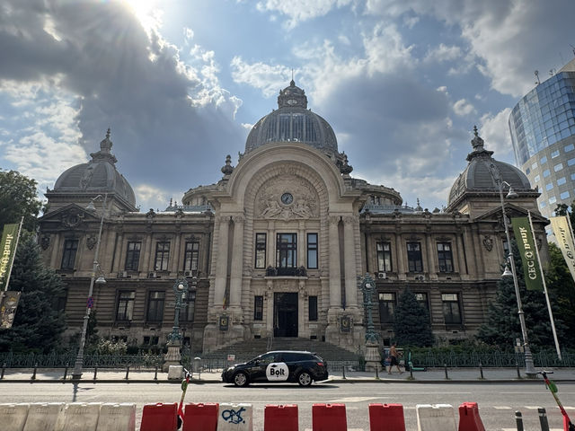THE CHURCH OF THE STAVROPOLEOS — BUCHAREST’S ORTHODOX GEM ⛪✨ 