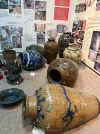 Seni rupa yang hidup dalam keramik dan guci unik