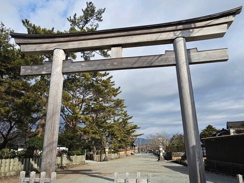 《宮地阿蘇神社|祈願之石與祈福之樹,把心願交給時間》🌲✨ 《宮地阿蘇神社|祈願之石與祈福之樹,把心願交給時間》🌲✨
