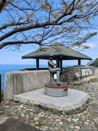 伝説と断崖が交わる場所：親不知断崖