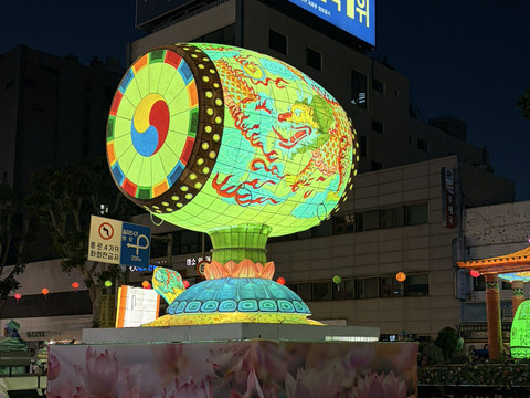 圧巻の文化フェスティバル - ソウル燃灯会（ヨンドゥンフェ）2026