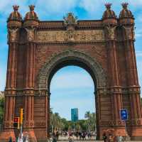 Arc de Triomf in Barcelona is great for photos 🇪🇸