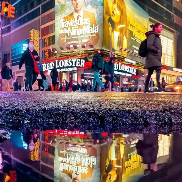 "A World of Light and Motion: Times Square"