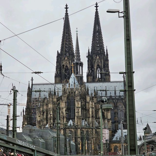 Cologne Cathedral? More Like Okaythedral