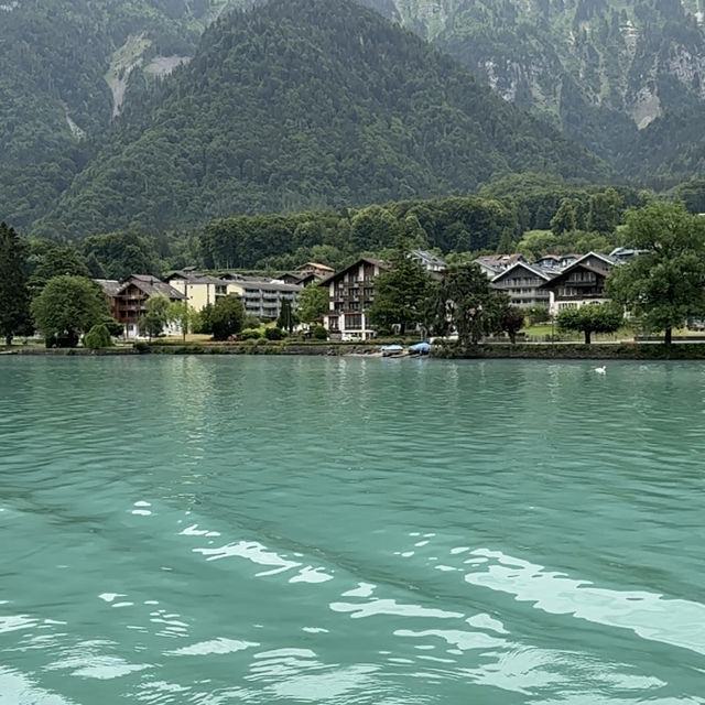 Lake Brienz – Switzerland’s most idyllic lake!