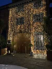 The crazy bear hotel Beaconsfield🐻