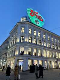 Exploring Karl Johans Gate: Oslo's Lively Main Street🛍️