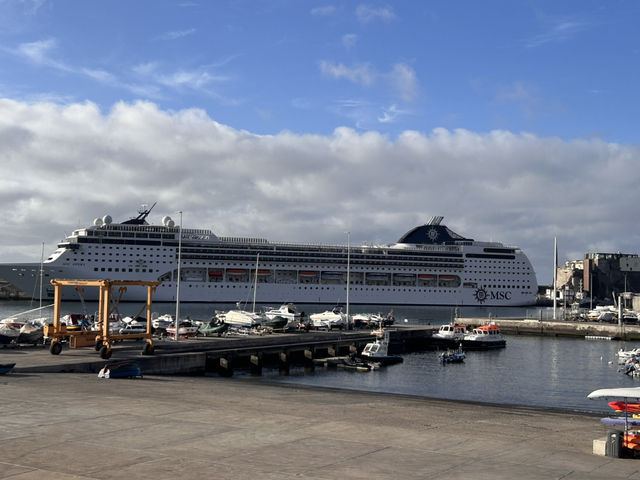 Cruising into port 