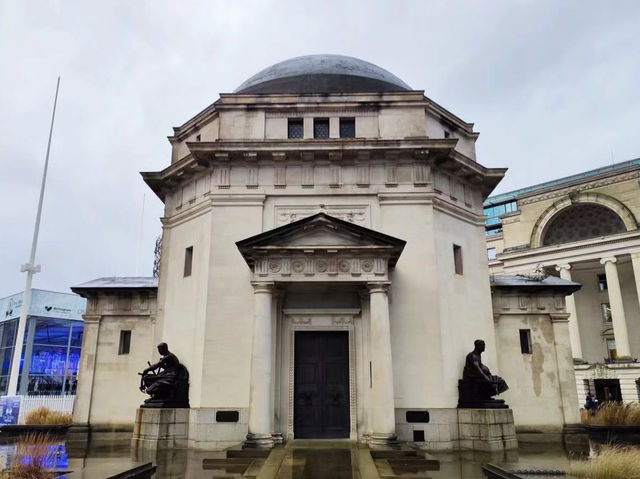 Explore Birmingham’s Iconic Landmarks: Big Wheel, Hall of Memory & Victoria Square 🎡🏛️🌆