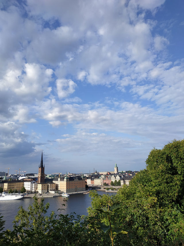 Stockholm in One Day – Landmarks, Views & Swedish Vibes 🏰🌉☕